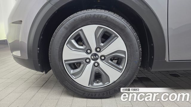 Kia Niro Prestige — пробег 60 538 км — фото 5 из 5