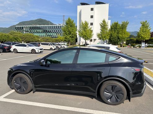 Tesla Model Y RWD — пробег 11 200 км — фото 3 из 5