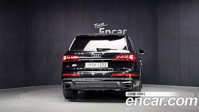 Audi Q7 55 TFSI Quattro Premium — пробег 18 101 км — фото 4 из 5