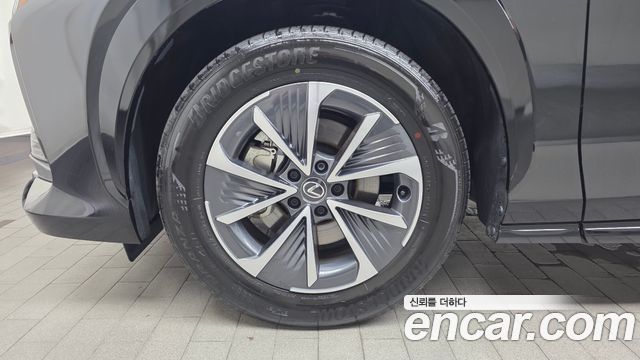 Lexus RZ из Кореи Encar
