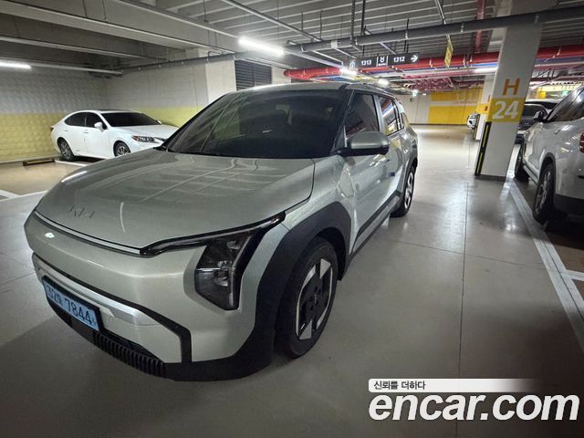Kia EV3 Standard 2WD Air — пробег 131 км — фото 4 из 5