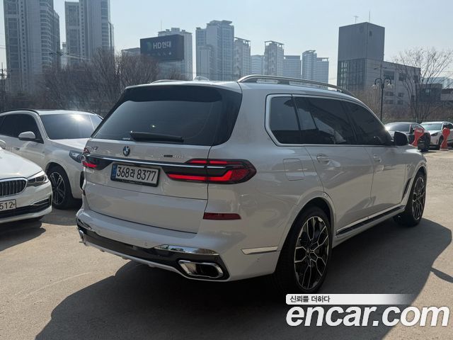 BMW X7 xDrive 40i M Sport 7STR — пробег 1 988 км — фото 4 из 5