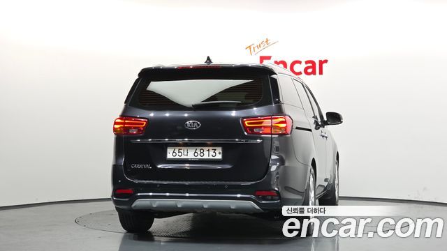 Kia Carnival из Кореи Encar