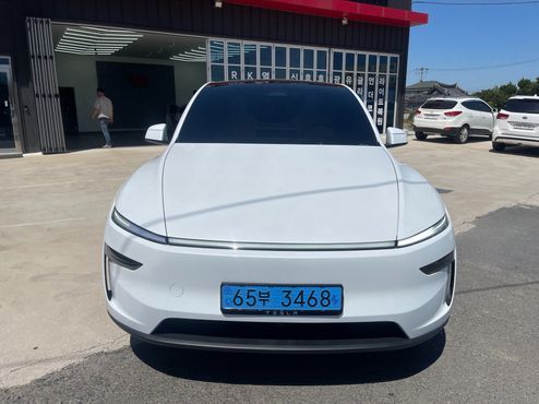 Tesla Model Y Premium RWD — пробег 500 км — фото 1 из 5