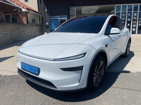 Tesla Model Y Premium RWD — пробег 500 км — фото 2 из 5