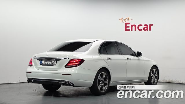 Mercedes-Benz E-Class из Кореи Encar