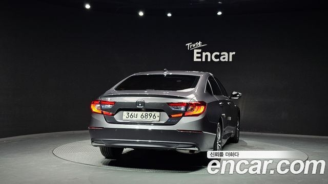 Honda Accord 2.0 Hybrid Touring — пробег 83 945 км — фото 4 из 5