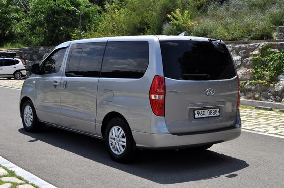 Hyundai Starex Van 5-Seater Modern — пробег 251 000 км — фото 5 из 5