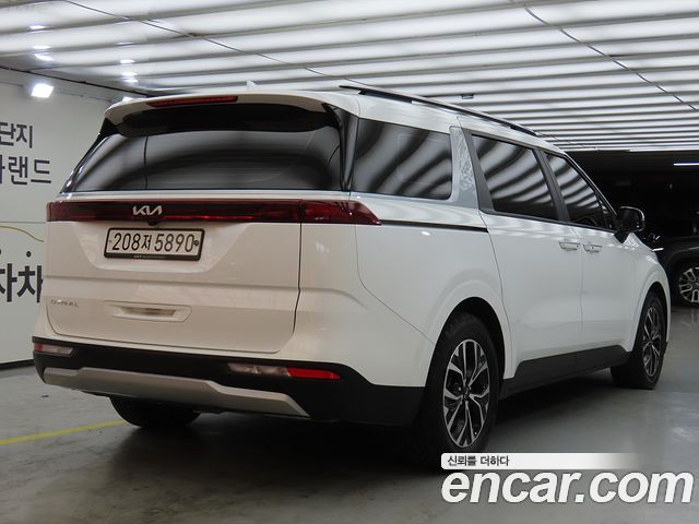 Kia Carnival 9-Seater Prestige — пробег 122 615 км — фото 4 из 5