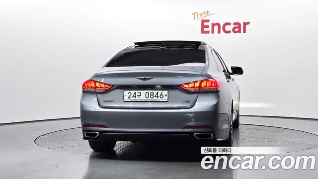 Hyundai Genesis из Кореи Encar