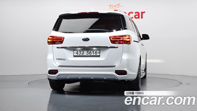 Kia Carnival из Кореи Encar