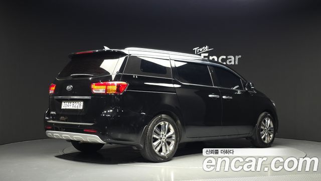 Kia Carnival из Кореи Encar