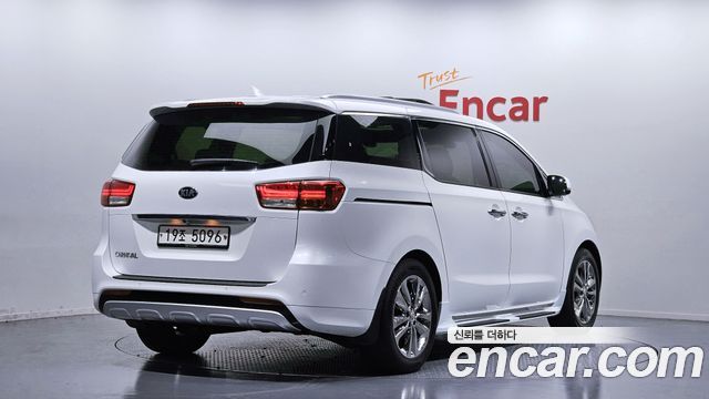 Kia Carnival из Кореи Encar