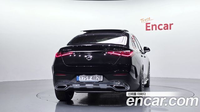 Mercedes-Benz GLC-Class GLC300 4MATIC Coupe — пробег 14 889 км — фото 4 из 5
