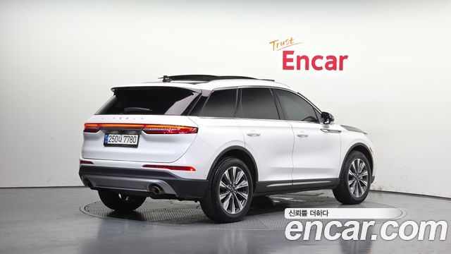 Lincoln Corsair 2.0 Reserve AWD — пробег 72 320 км — фото 2 из 5