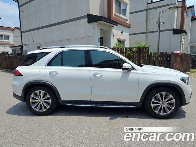 Mercedes-Benz GLE-Class GLE300d 4MATIC — пробег 65 500 км — фото 3 из 5
