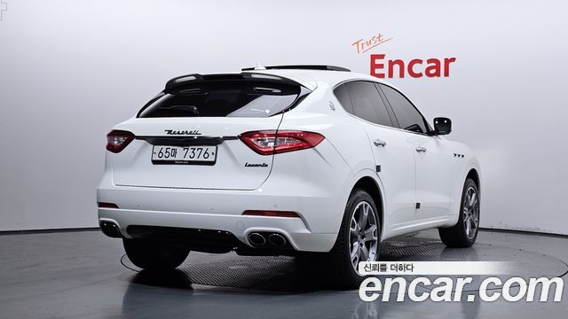 Maserati Levante из Кореи Encar