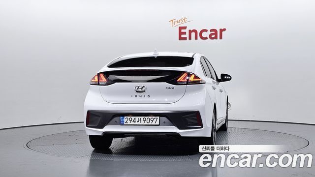 Hyundai Ioniq из Кореи Encar