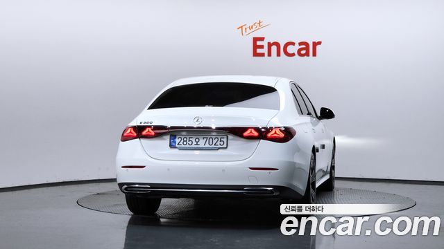 Mercedes-Benz E-Class из Кореи Encar