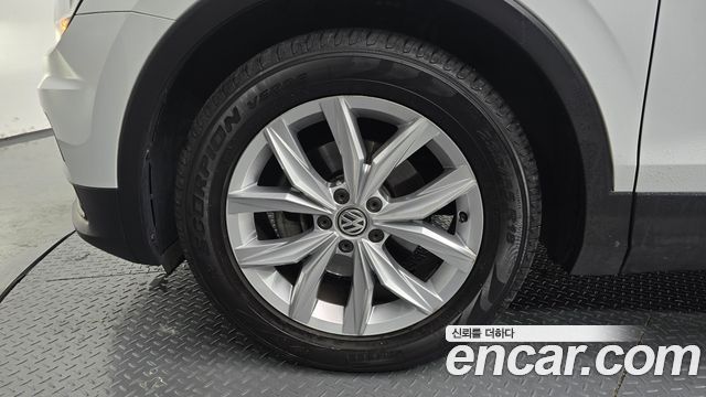 Volkswagen Tiguan 2.0 TDI Premium — пробег 57 069 км — фото 5 из 5