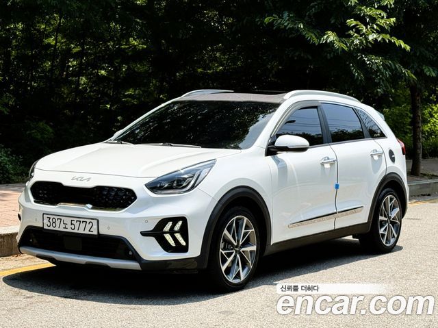 Kia Niro 1.6 HEV Signature — пробег 46 000 км — фото 1 из 5