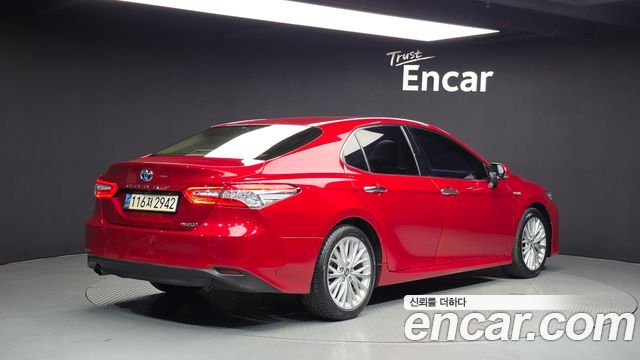 Toyota Camry 2.5 XLE Hybrid — пробег 125 501 км — фото 2 из 5