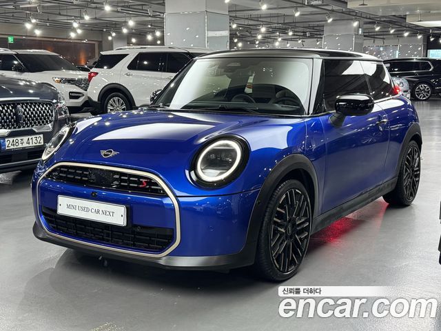 Mini Cooper Favoured — пробег 4 278 км — фото 1 из 5