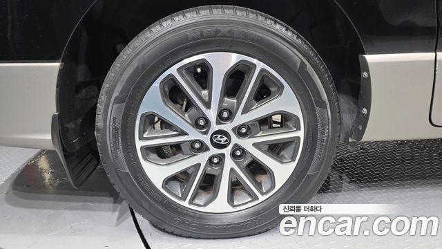 Hyundai Starex 4WD Urban 9-Seater Exclusive — пробег 92 770 км — фото 5 из 5