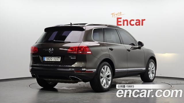 Volkswagen Touareg V6 3.0 TDI Bluemotion Premium 7P5 — пробег 256 586 км — фото 2 из 5