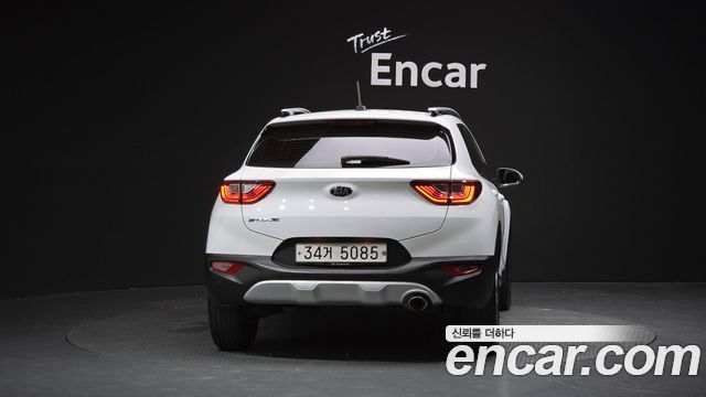 Kia Stonic из Кореи Encar