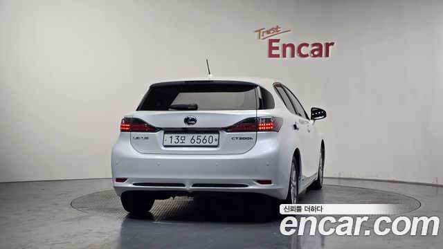 Lexus CT200h 1.8 Compact Trendy ZWA10 — пробег 107 061 км — фото 4 из 5