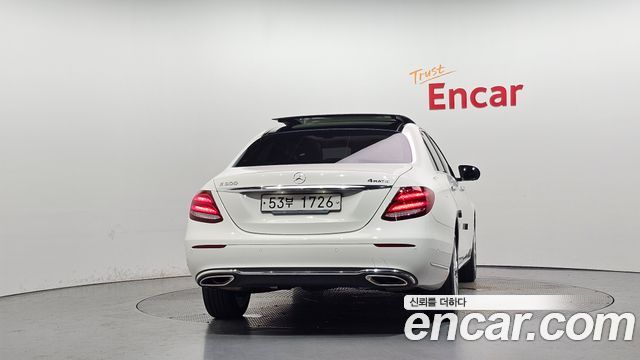Mercedes-Benz E-Class из Кореи Encar