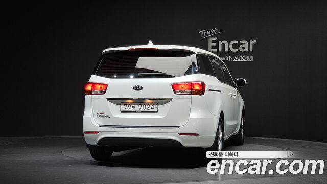 Kia Carnival из Кореи Encar