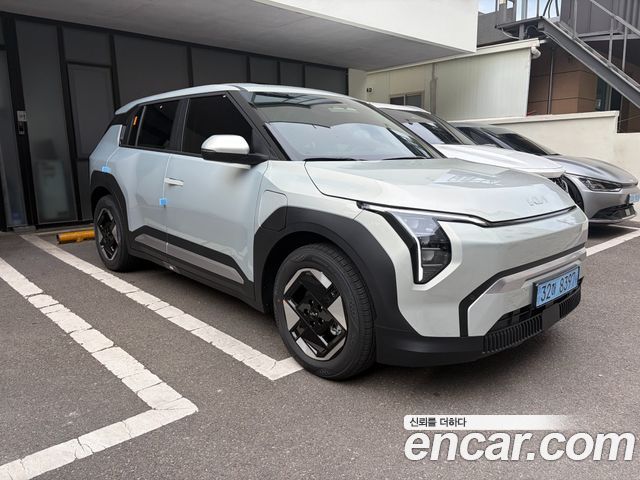 Kia EV3 Long Range 2WD AIr — пробег 624 км — фото 2 из 5