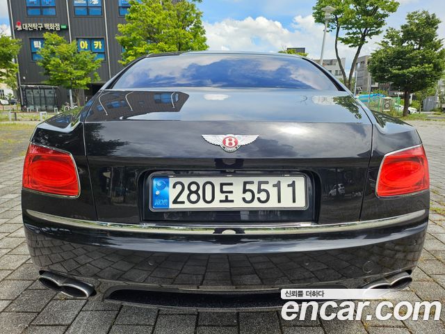 Bentley Flying Spur 4.0 — пробег 147 538 км — фото 4 из 5