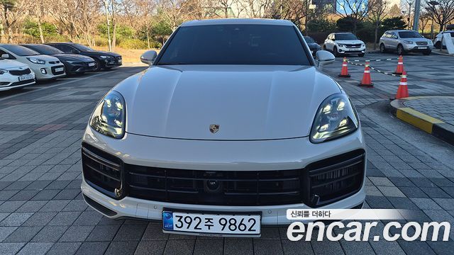 Porsche Cayenne 4.0 Turbo — пробег 9 700 км — фото 1 из 5