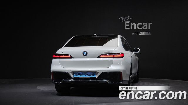 BMW i7 xDrive 60 M sport — пробег 31 643 км — фото 4 из 5