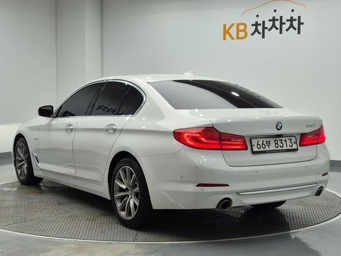 BMW 5-Series 520i Luxury — пробег 141 298 км — фото 2 из 5