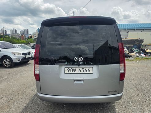 Hyundai Staria Cargo 3-Seater Modern — пробег 92 567 км — фото 4 из 5