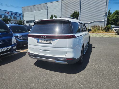 Kia Carnival 9-Seater Signature — пробег 68 505 км — фото 3 из 5