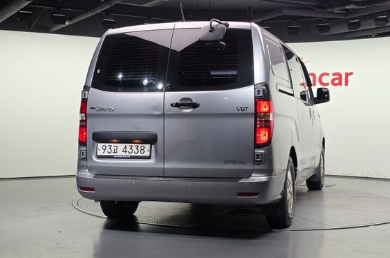 Hyundai Starex Van 5-Seater Modern — пробег 242 347 км — фото 4 из 5