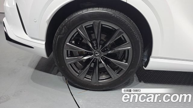 Lexus RX F-Sport — пробег 14 385 км — фото 5 из 5