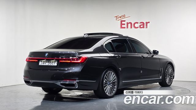 BMW 7-Series 740Li xDrive Design Pure Excellence — пробег 135 009 км — фото 2 из 5