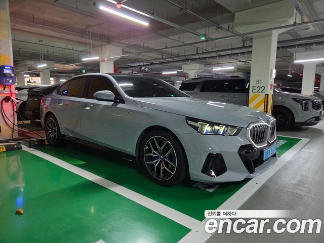 BMW i5 eDrive 40 M Sport — пробег 38 000 км — фото 3 из 5
