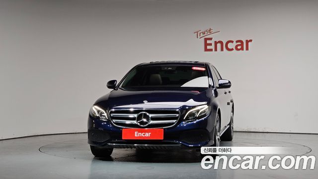 Mercedes-Benz E-Class E220d Avantgarde — пробег 72 059 км — фото 3 из 5
