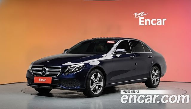 Mercedes-Benz E-Class E220d Avantgarde — пробег 72 059 км — фото 1 из 5