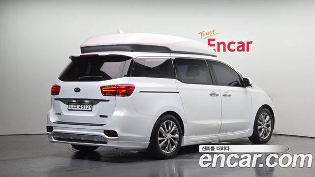 Kia Carnival 9-Seater Hi-Limousine Prestige — пробег 202 740 км — фото 2 из 5