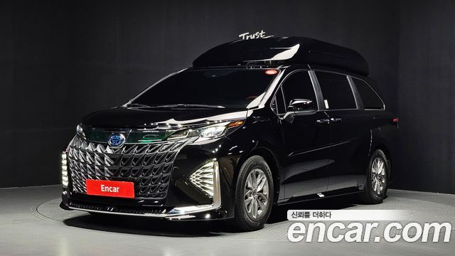 Toyota Sienna 2.5 Hybrid AWD — пробег 715 км — фото 1 из 5