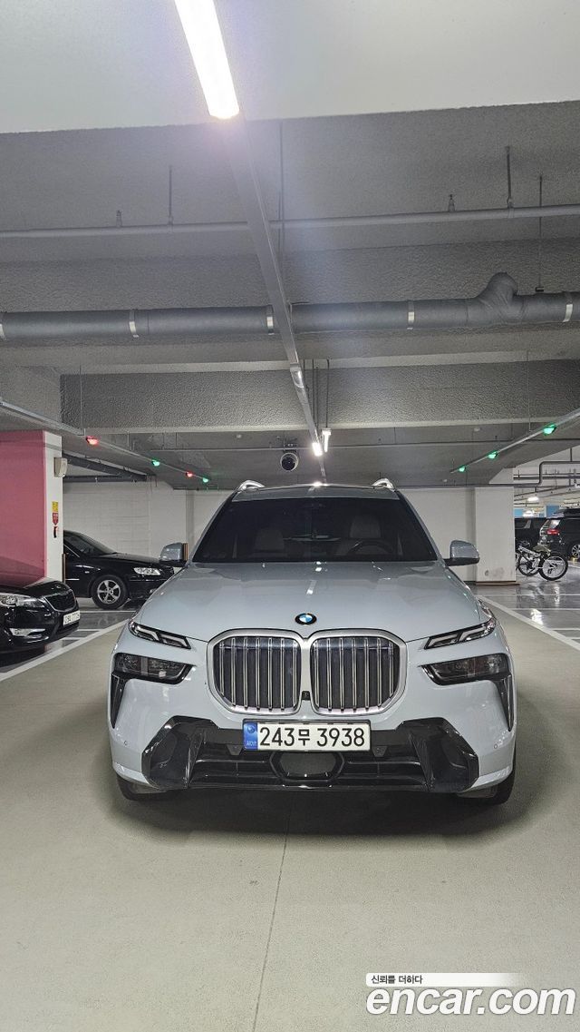 BMW X7 xDrive 40i M Sport 6STR — пробег 40 000 км — фото 1 из 5