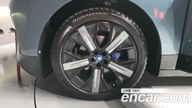 BMW iX из Кореи Encar